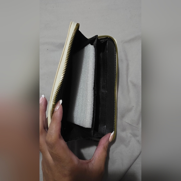 Labubu Wallet - Picture 2 of 3